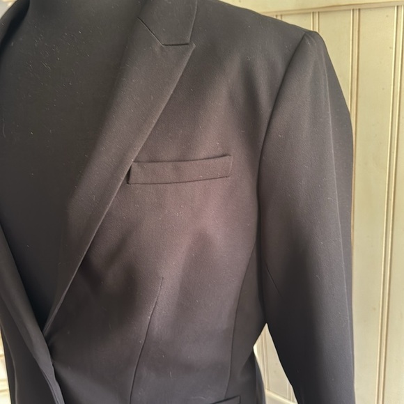 Tommy Hilfiger Woman’s Black Blazer with Striped Lining - Picture 3 of 14